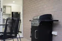 Bellevue 2024 Newly Built Home - 4 Bedroom 2 Bathroom with BBQ near Ipswich
