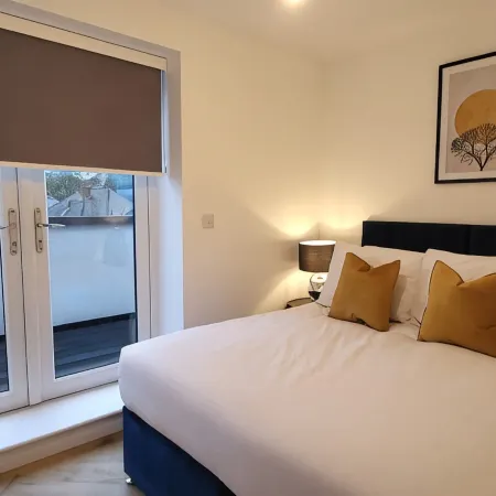Hybrid Resi - Mitcham Close to Tooting and Wimbledon Отели рядом с достопримечательностью «Тутинг»