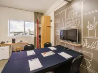 Ibis Taubate