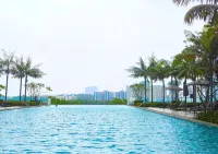 #CS8, Spacious Cybersquare Ensuite with Pool View - Family