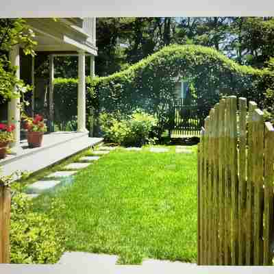 Cozy 1 Bedroom with Fenced in Yard, Porch, Close to the Bay Beach & Bike Trail. Hotel Exterior