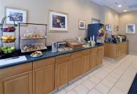 Best Western Plus Suites Downtown - Aamiainen