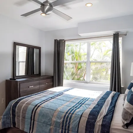 3-bedroom, 3 bath condo in beautiful Longboat Key. Beachfront views w/ pool.