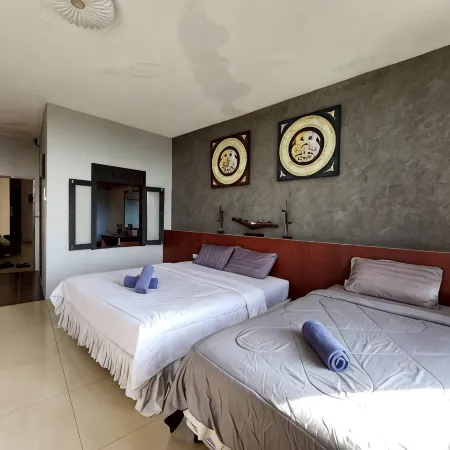 The Rest Phuket Отели рядом с достопримечательностью «Площадь Robinson Ocean»
