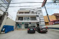 RedDoorz near Angeles University Foundation - 1-Star