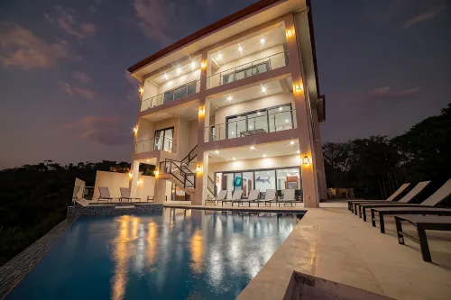 Casa Maverick at Los Suenos Resort - parking