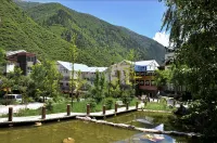 JIUZHAIGOU DAYS HOTEL BY WYNDHAM - Bergblick