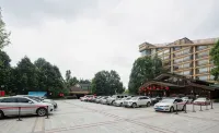 Howard Johnson Conference Resort Chengdu - parking