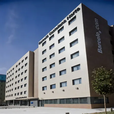 Hotel Zentral Castellana Norte Отели рядом с достопримечательностью «Станция метро Montecarmelo»