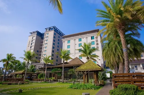 Queena Plaza Hotel - Rooftop Pools