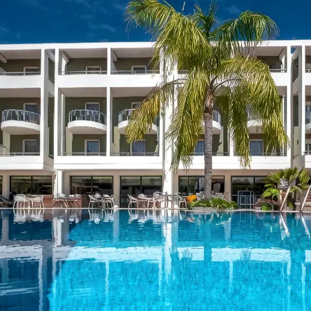 Flisvos Royal Hotel & Suites