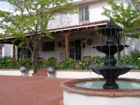 Casa Blanca Inn and Suites - Homestays