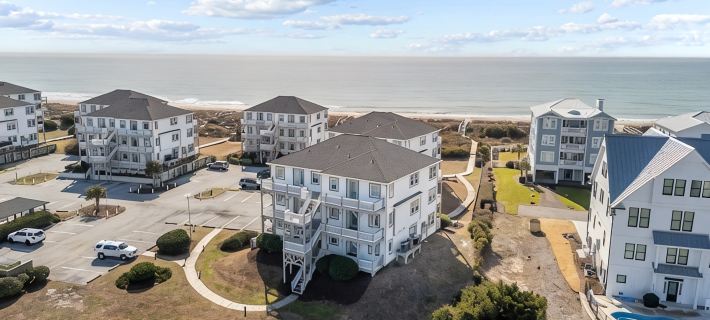 Between The Blue - Oceanside 2B/2B Condo w/ Pool Hotels in Emerald Isle
