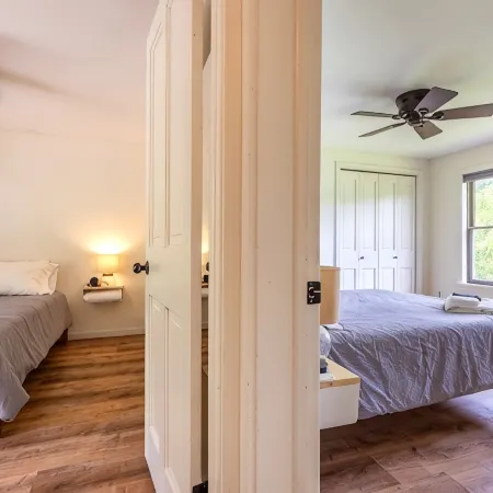 Peaceful oasis, stunning views, less than 10 mins from Woodstock Village