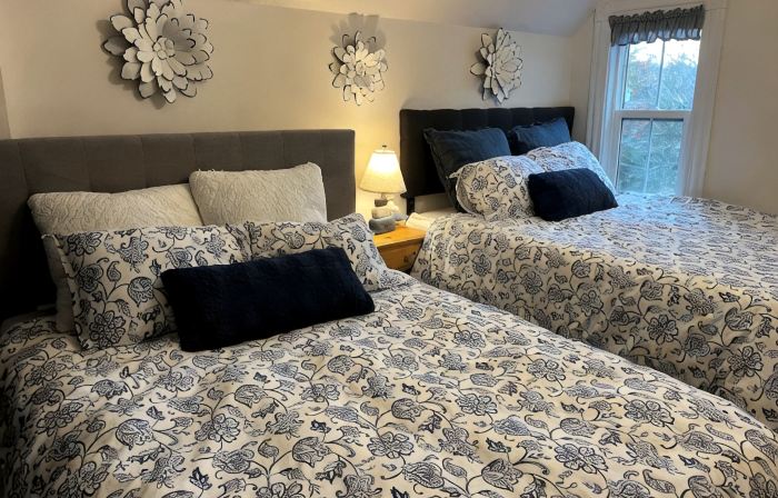 The Cove House- completely renovated 1910 beach house