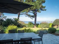Superb Breton House Facing the Sea, Direct Access to a Beautiful Little Cove - 4-stjärniga