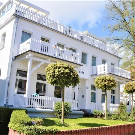 Holiday apartment near the beach in the beautiful Villa Käthe in Göhren