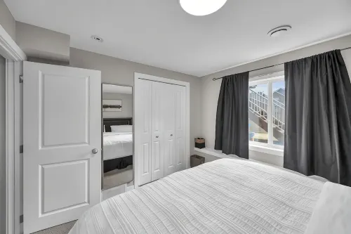 3 Bedroom Luxury Home w/ Office & Theatre