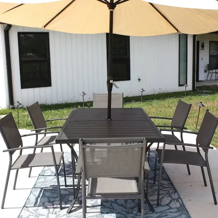 Modern Family Getaway! Heated Pool, Hot Tub Theatre Room, Game Room!