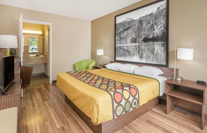 Super 8 by Wyndham Asheville Airport