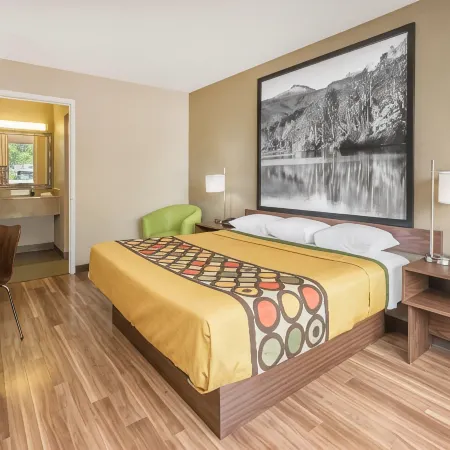 Super 8 by Wyndham Asheville Airport Отели в г. Флетчер