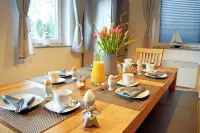 Cozy Vacation Home for Families w. Dog, Fenced, Fireplace, 200m to Lake Plau - 2つ星