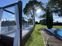 Luxury villa with detail decorated pool - Villas