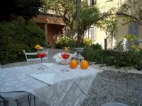 FeWo Luino Loft: Historic Charm, 100m to Lake & Swiss Gateway.