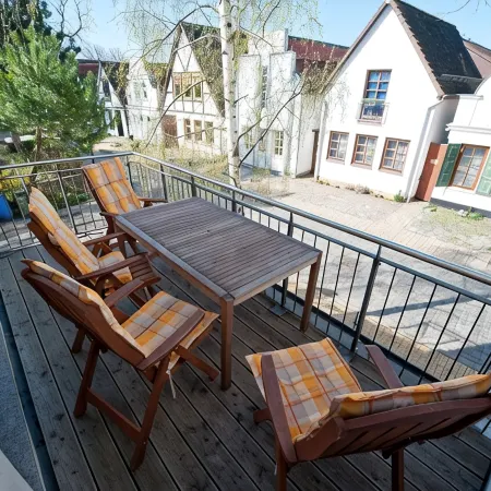 Comfortable 4-Star Roof Terrace Apartment, Quiet and Central, 4 Adults + 1 Baby