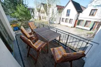 Comfortable 4-Star Roof Terrace Apartment, Quiet and Central, 4 Adults + 1 Baby