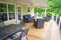 Lakin' Memories- Large Waterfront Home on KY Lake Perfect for Family Gatherings - balcony