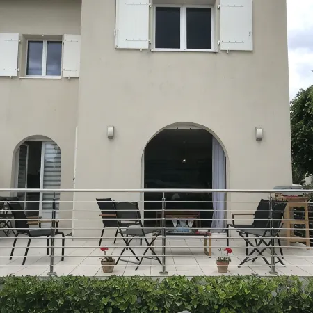 Stunning sea view ROYAN PONTAILLAC, 4 bedrooms, 2 showers, 1 bath, 4 nights mini
