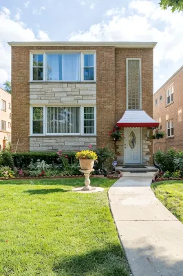 MDRN Kid-Friendly Apt|Charming|Private|Sunny|Fast Wi-Fi| Parking