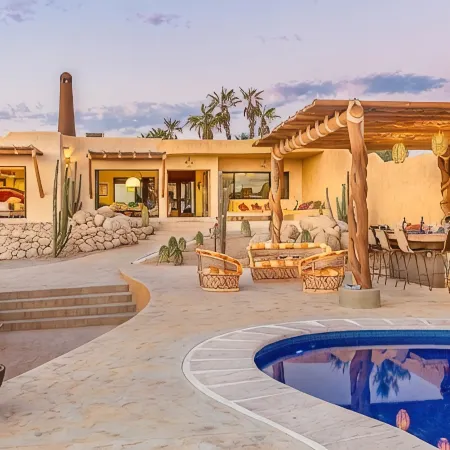 Casa Del Mar - Santa Fe Inspired Home With Gracious Mediterranean Style Living