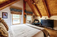 Private, Modern, Pet-Friendly Log Cabin Getaway on 6 Acres,