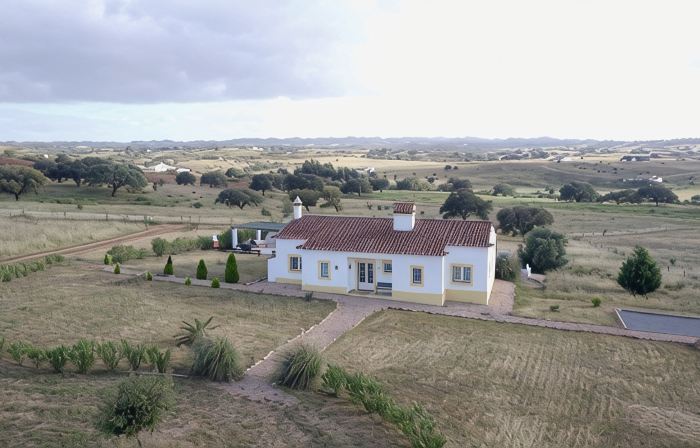3 bedroom Alentejo Style villa with private pool in unspoilt rural countryside.