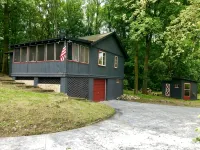 Lake Cabin on 500 acre all sports lake, Snug Harbor close to Vicksburg,Kalamazoo - Wifi