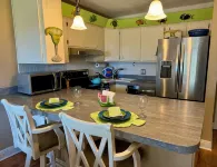 Adorable 'Beach Cottage' condo in Ocean Village, an active beach community! - 비치