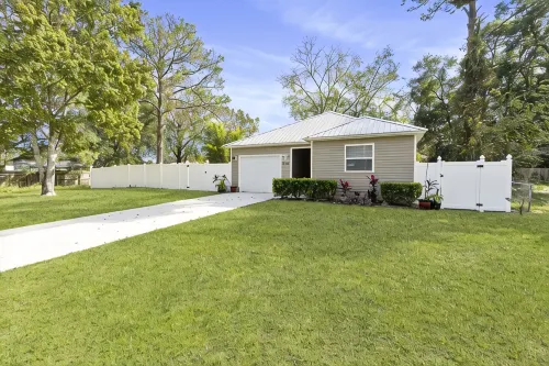 Snow Birds Welcome. 10 min to Downtown & Beach - Bungalows