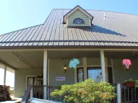 Large Groups - sleeps up to 24 -group ski rentals & lift tickets available Hotels in Beech Mountain