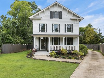Airport Cottage