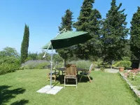 Hilltop Farmhouse - Countryside Views: 5 Beds (+2 Extra DR - ensuite BR (+20%)