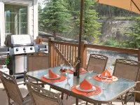 Spacious Invermere 3bd2.5ba Townhome Nestled in the Purcell Mountains! Hotels in Invermere