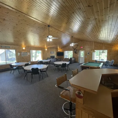 Vacation Lodge for Big Groups: 8Br/8BTH, Sleeps 36, Pool Table, Vball, Fire Pit