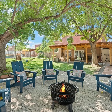 Luxury Amenity Paradise! Sleeps 18 - Pool, Hot Tub, Game Room, Golf, Fire Pit!