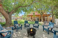 Luxury Amenity Paradise! Sleeps 18 - Pool, Hot Tub, Game Room, Golf, Fire Pit! - Private Pools