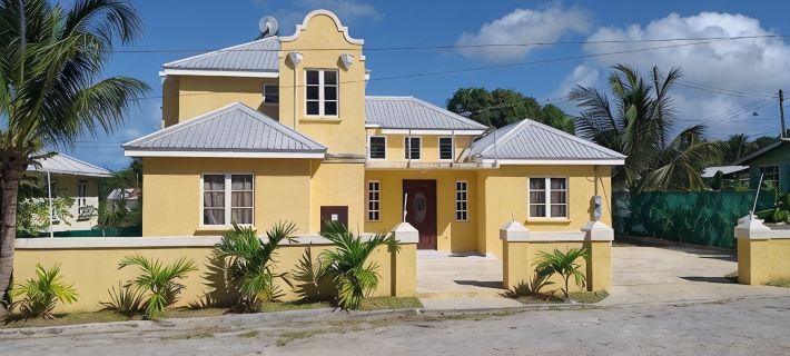 A modern and spacious house, steps to the beach with a private pool!! Hotels in Holetown