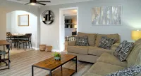 Modern & Cozy 4 Bedroom home !