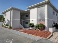 Spectacular 2br/2bth isld apartm - 2-Star