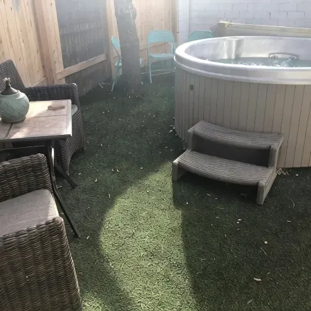 The Palace Cottage w/private Hot tub